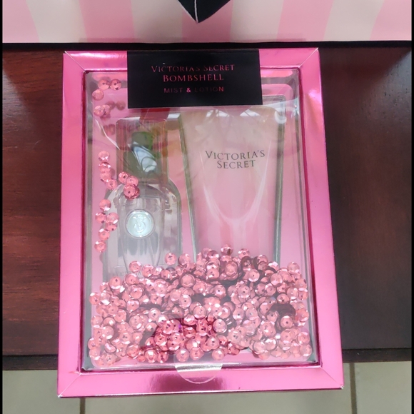 Victoria's Secret Duo Gift Set - Picture 2 of 4